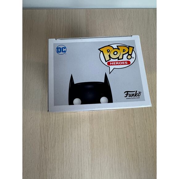 Funko Pop! Vinyl Batman Pride 141 - New In Box - Picture 4 of 5